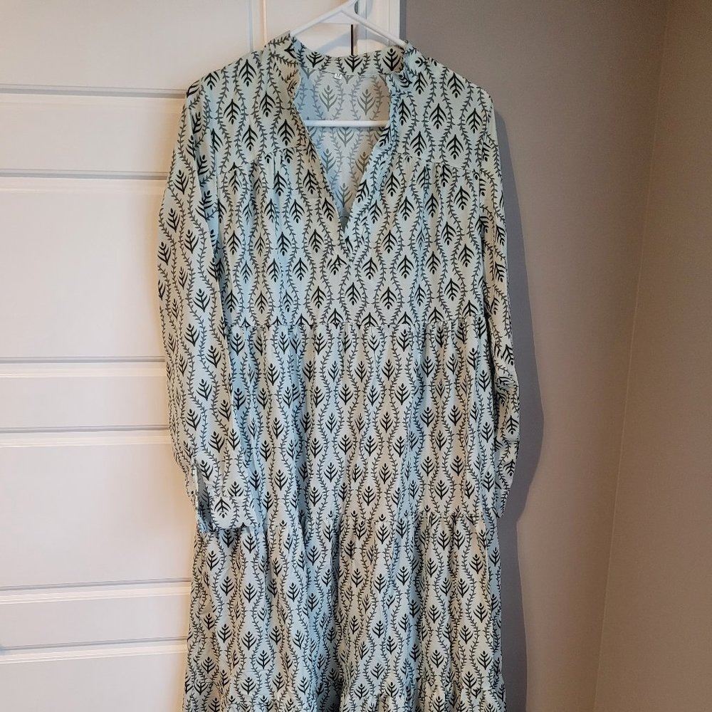 Maxi Dress, size Medium